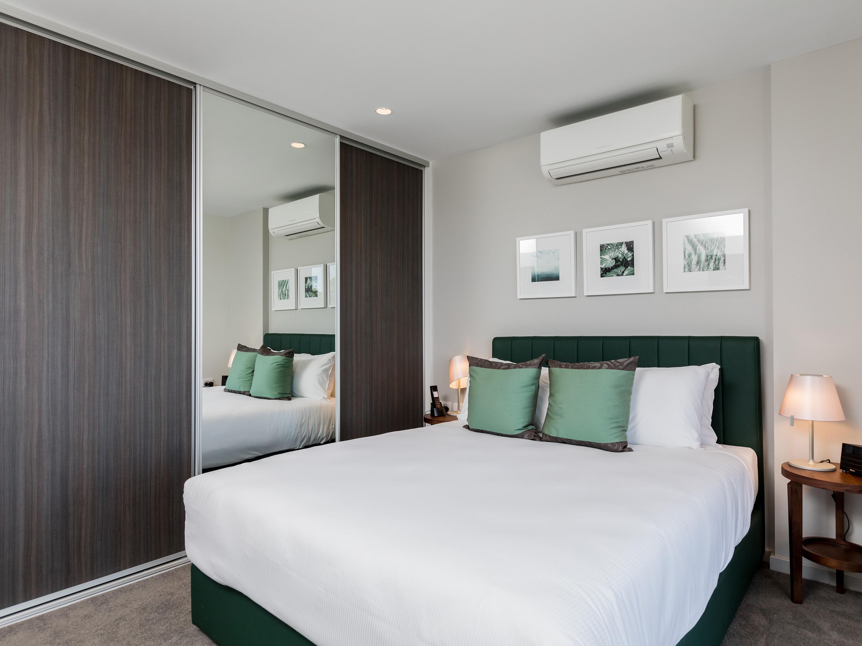 The Branksome Hotel & Residences Сідней Екстер'єр фото A bedroom in a serviced apartment