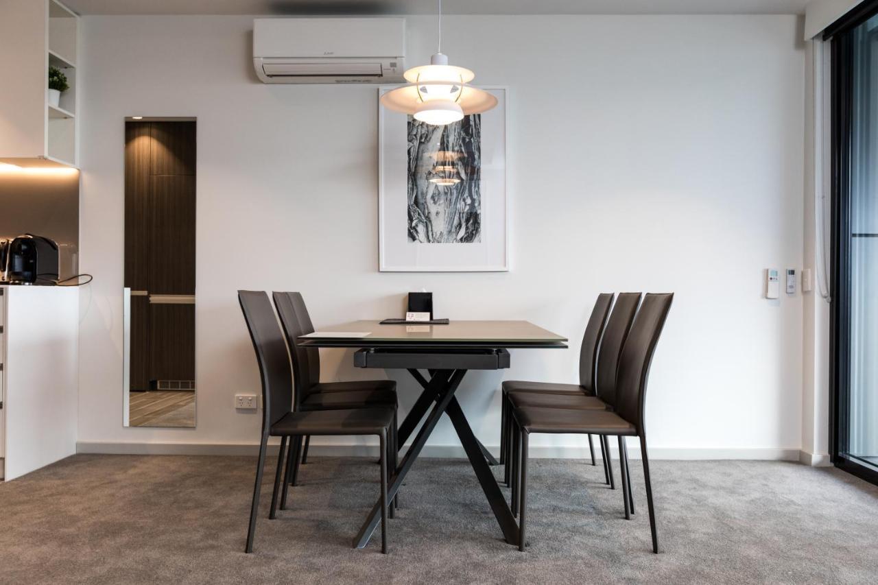 The Branksome Hotel & Residences Сідней Екстер'єр фото A dining room in a modern apartment