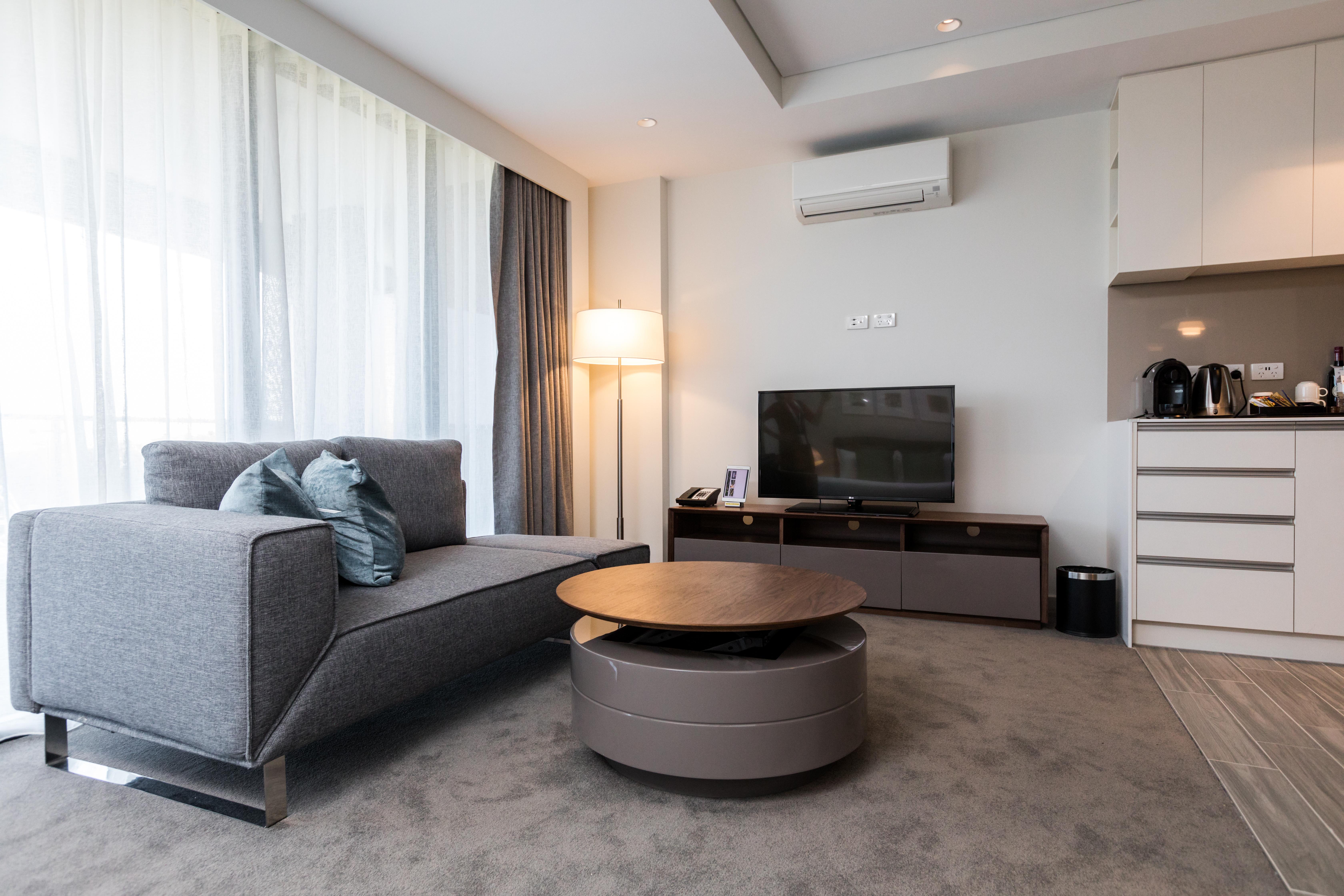 The Branksome Hotel & Residences Сідней Екстер'єр фото A living room in a serviced apartment in Melbourne, Australia